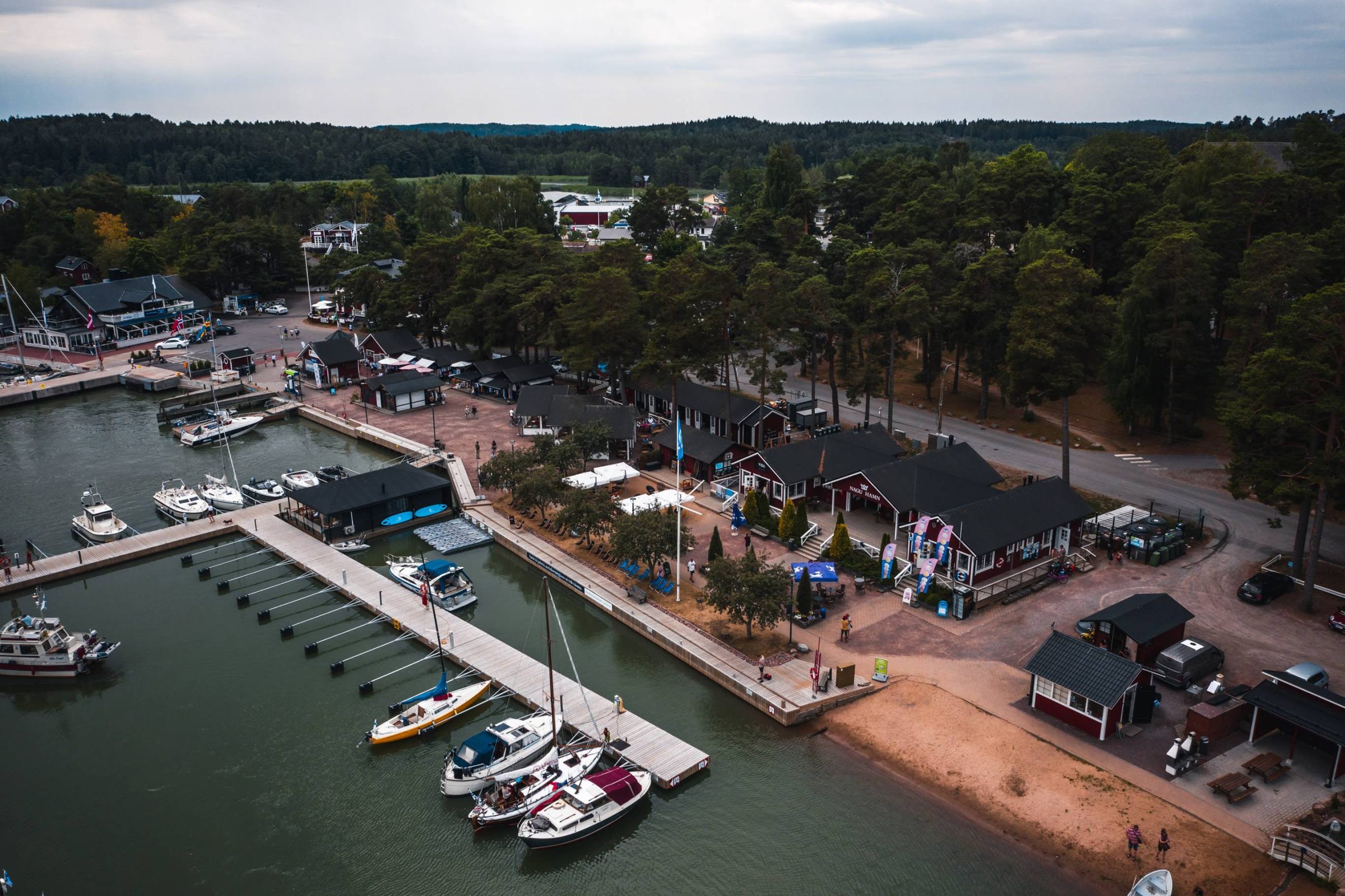 Nauvon vierasvenesatama ilmasta kuvattuna